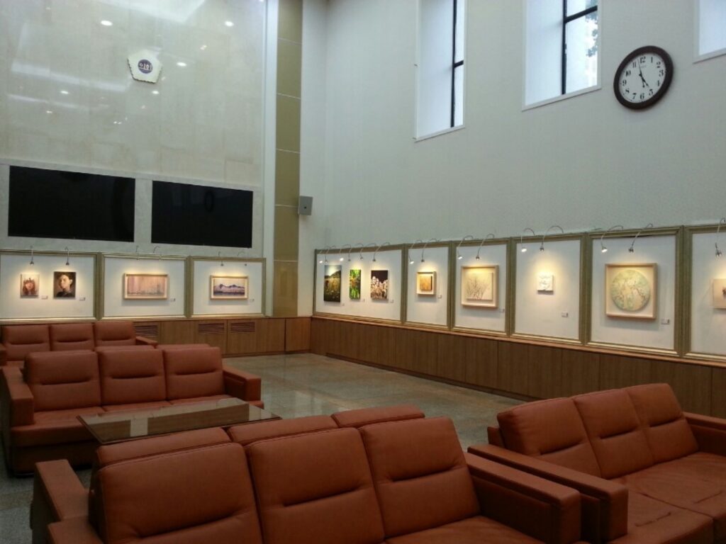 청춘본색展 전시 전경, 서울특별시의회 본관 중앙홀