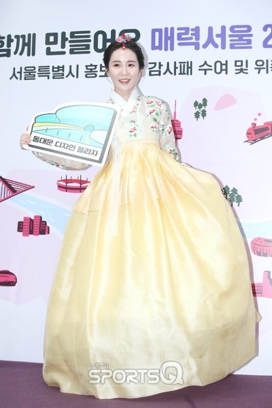 포토Q 김현정 화가 아름다운 한복 자태 스포츠Q